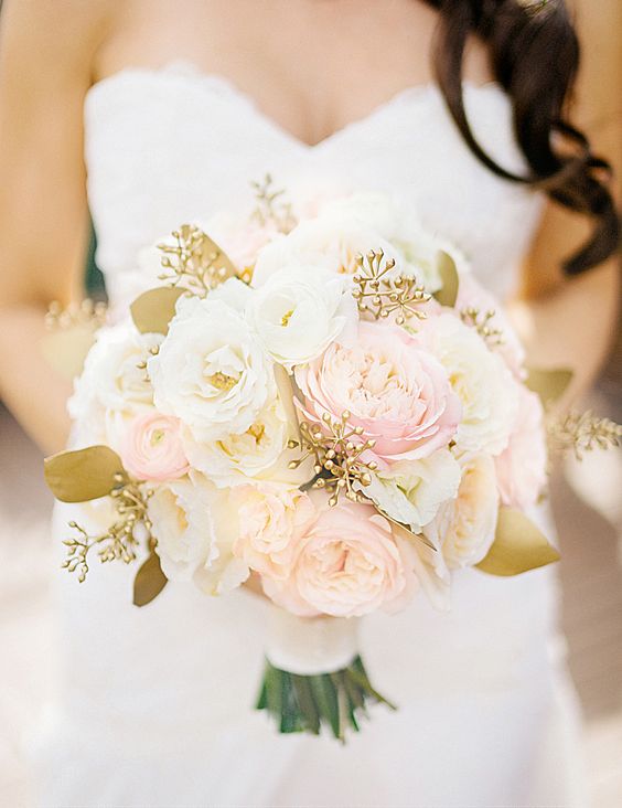Rose Gold | 7 Summer Wedding Bouquets | My Wedding Favors