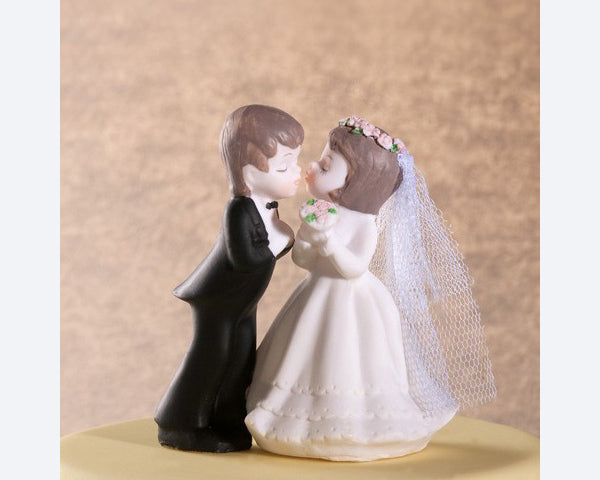 Porcelain Kissing Couple Cake Topper My Wedding Favors 