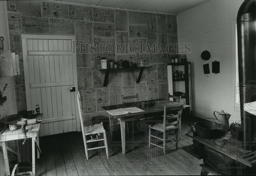 1982 Press Photo Interior Of Shotgun House At Black Culture Preservation Center