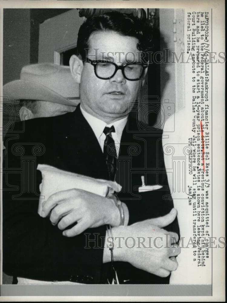 Bankrupt Financier Billie Sol Estes In Handcuffs Leaving The 1965 Vintage Press Photo Print 