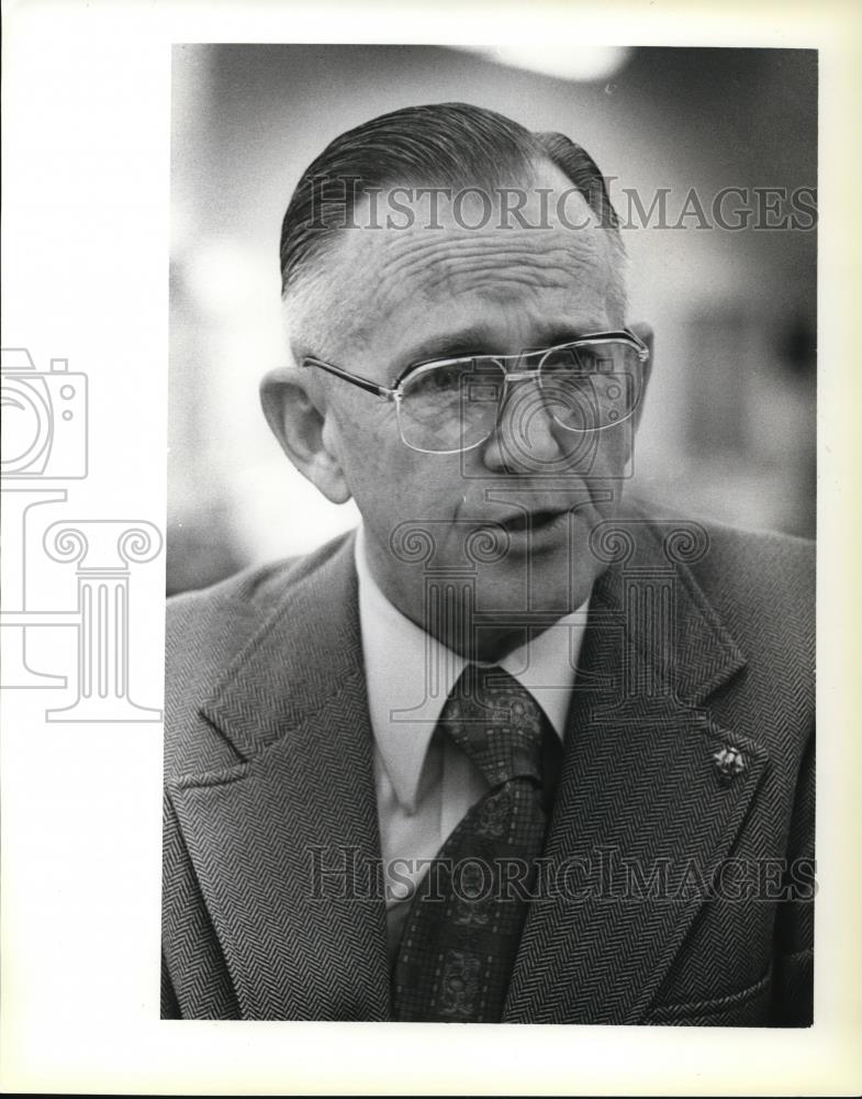 1979-press-photo-alan-jones-chairman-manager-mcminnville-water-lig