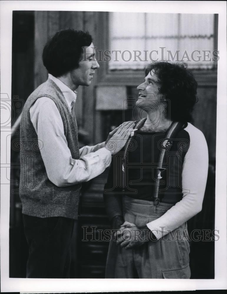 1979 Press Photo Jimmy Brogan Robin Williams Out Of The Blue Cvp38 Historic Images