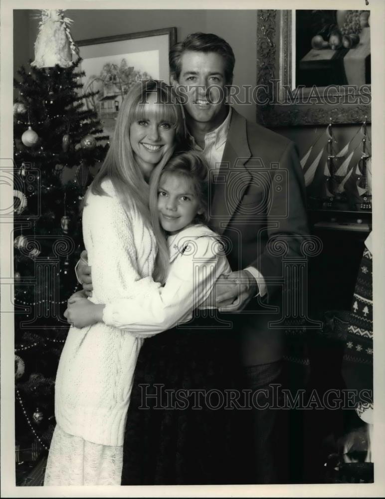 1990 Press Photo Olivia Newton-John & Juliet Sorcey in A Mom for Chris ...