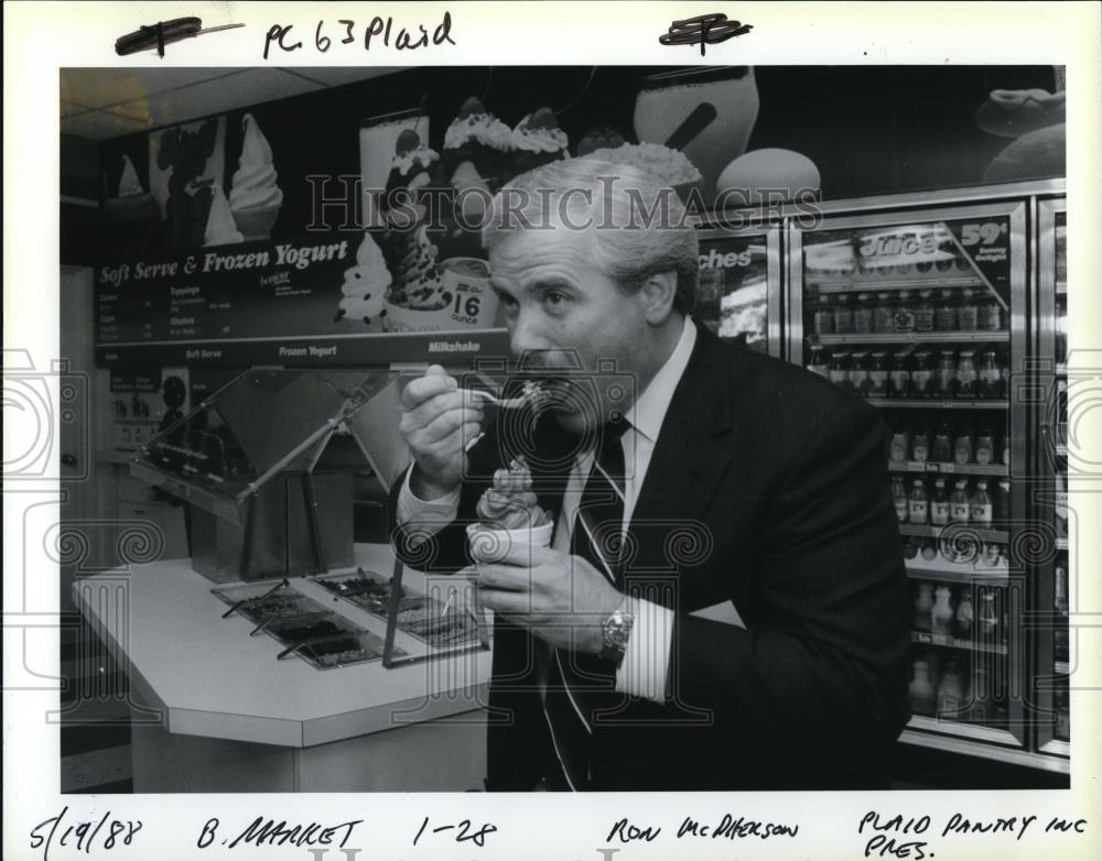 1988 Press Photo Ron Mcpherson President Of Plaid Pantry Inc