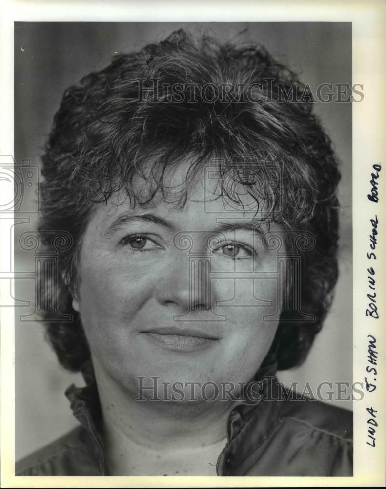 1984 Press Photo Linda J Shaw a homemaker was elected to the Boring Sc ...