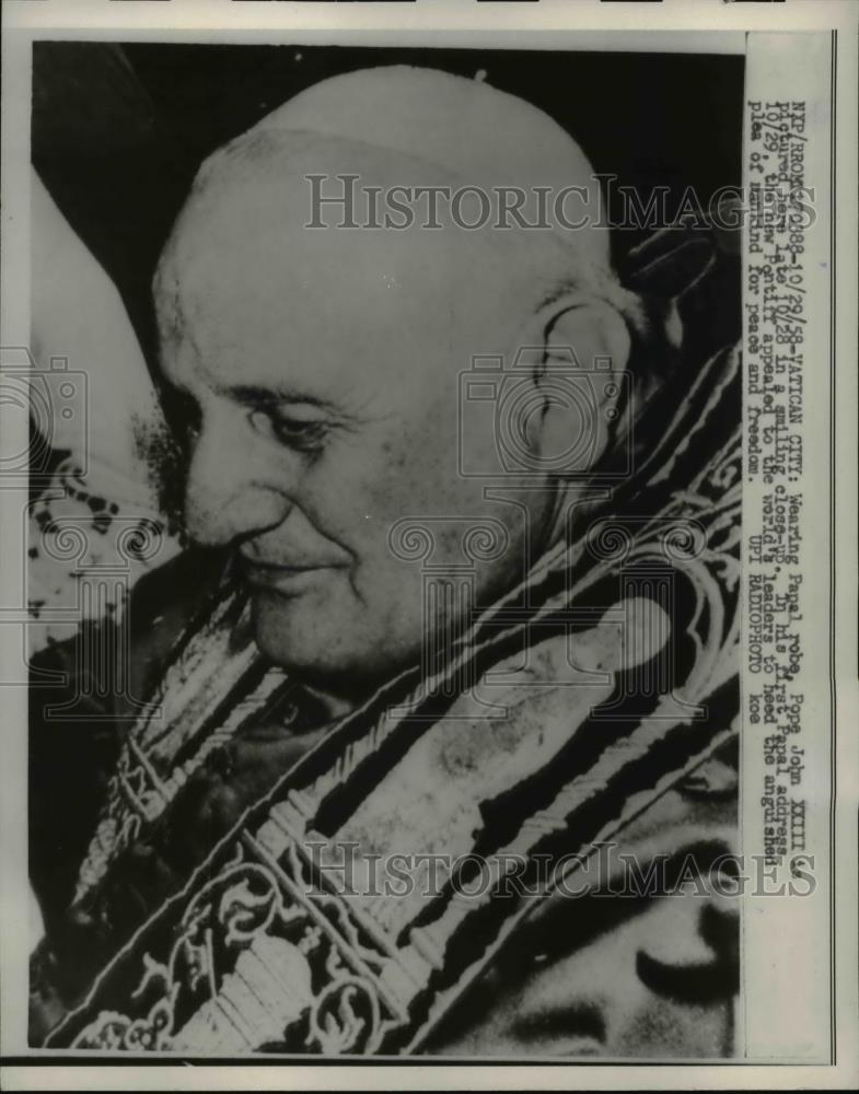 papal robes gammarelli 1958