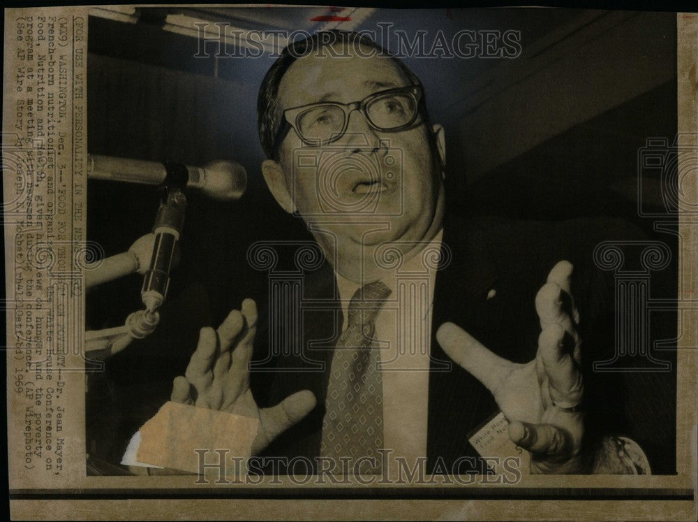  Vintage photo of Gayelord Hauser American nutritionist. : 居家與廚房