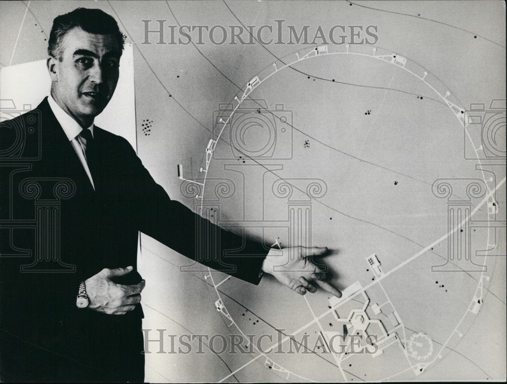 1970 John B. Adams & model "Supercern" - a 300 billion volt project - Historic Images