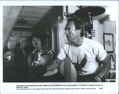 1988 Press Photo The Dead Pool Film Clint Eastwood Evan Kim Workout Boxing Scene - Historic Images