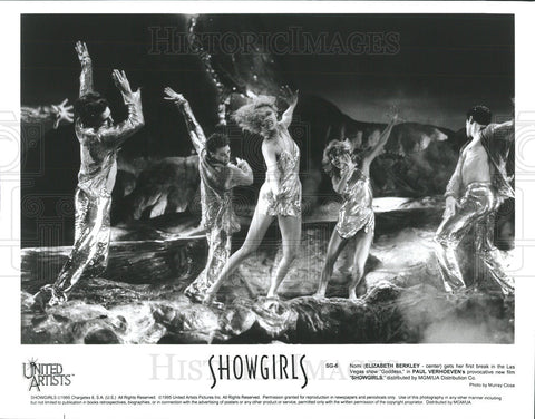 1995 Press Photo Elizabeth Berkley Actress Vegas Scene Showgirls Drama Movie - Historic Images