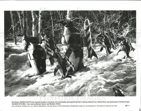 1992 Press Photo Danny DeVito Actor Penguin Commandos Batman Returns Film Movie - Historic Images