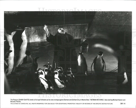 1992 Press Photo Danny DeVito Actor Penguin Cave Scene Batman Returns Movie Film - Historic Images