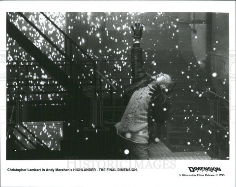 1995 Press Photo Christopher Lambert in "Highlander The Final Dimension" - Historic Images
