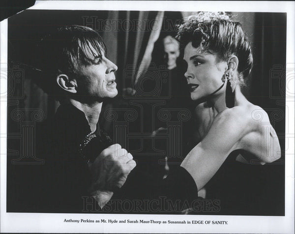 Press Photo Anthony Perkins And Sarah Maur-Thorp In "Edge Of Sanity&qu...