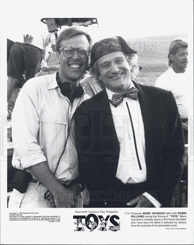1992 Press Photo Producer Mark Johnson, Actor Robin Williams, Toys - Historic Images