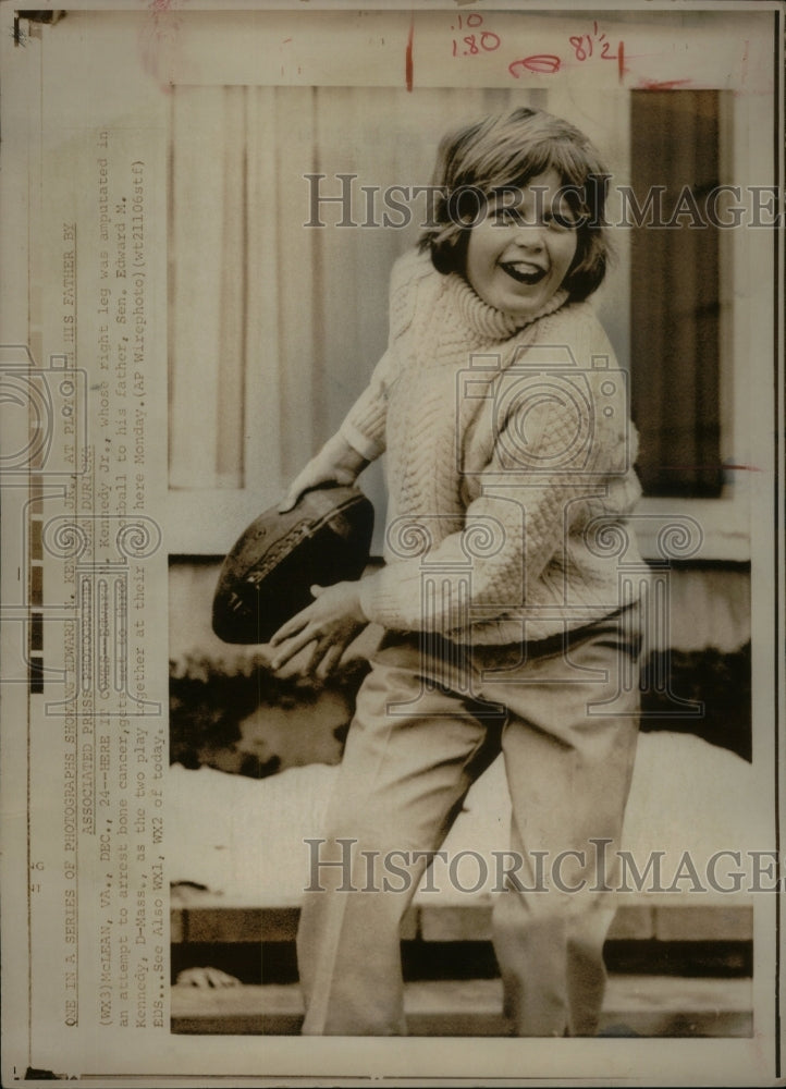 1971 Press Photo Football player John Brodie and children Kelly