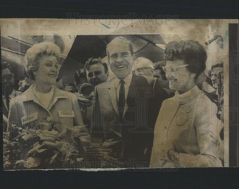 1968 Press Photo Richard Nixon Pat Nixon Indiana Visit Oolah Evans - Historic Images