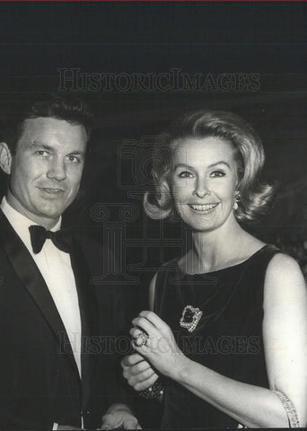1965 Press Photo Cliff Robertson and Dina Merrill Actors and Husband & Wife. - Historic Images