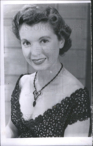 1967 Press Photo Sylvia Peters Showgirls BBC Announcer - Historic Images