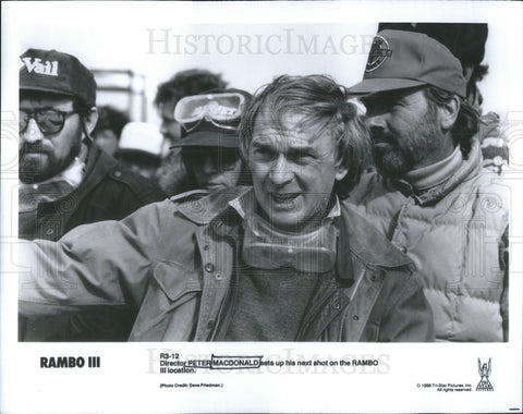 1988 Press Photo Director Peter MacDonald Shooting Rambo III - Historic Images