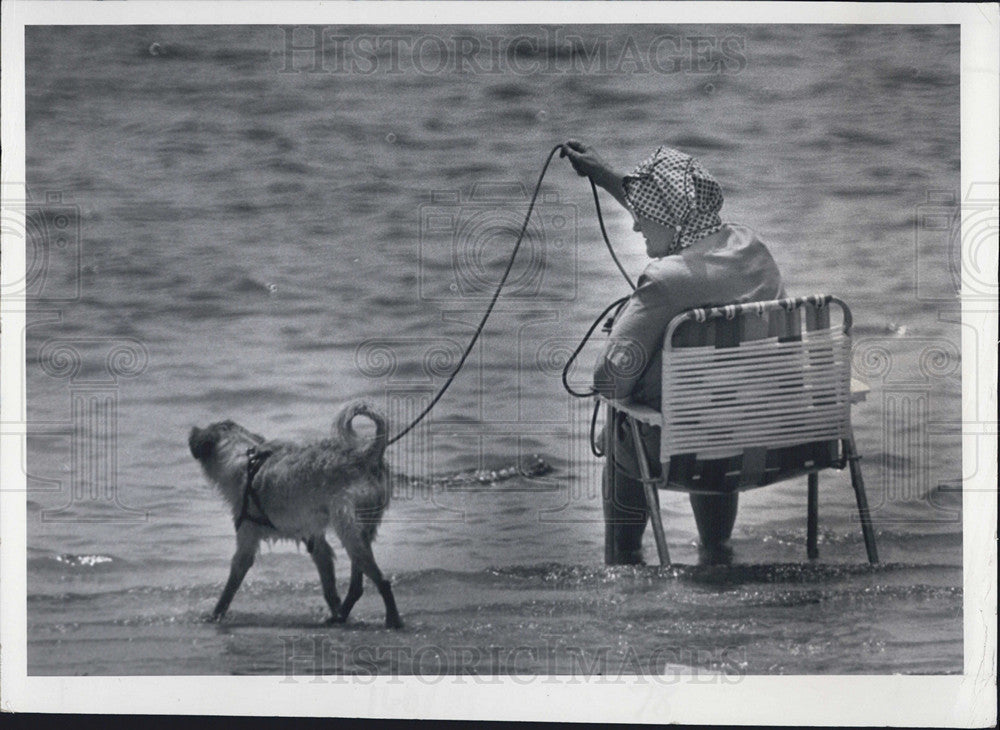 1986 Press Photo Two People Fishing Boat Seddon Channel Tampa Florida