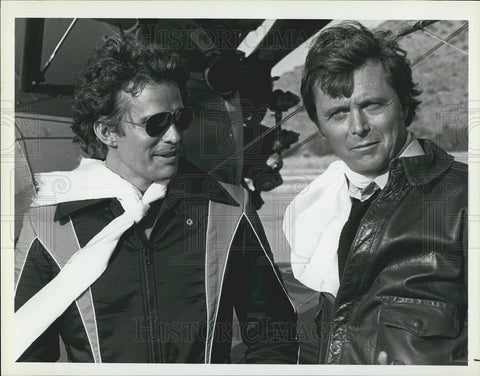 Press Photo Edd "Kookie" Byrnes and Dack Rambo in tv show "Sword of Justice" - Historic Images