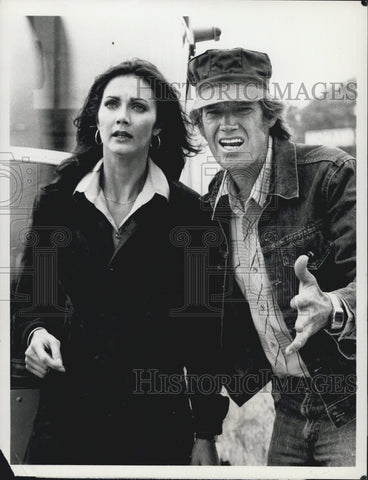 1980 Press Photo Actress Lynda Carter with Actor Ronny Cox in The Last Song - Historic Images