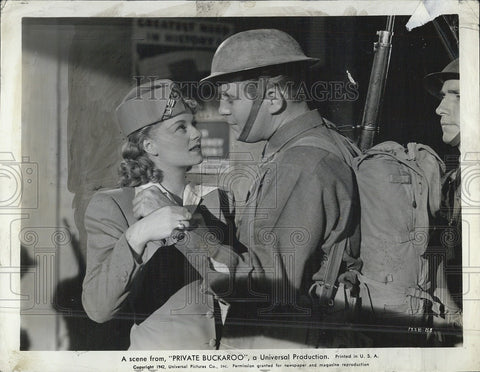 1942 Press Photo Actor Jennifer Holt and Dick Foran in "Private Buckaroo" - Historic Images