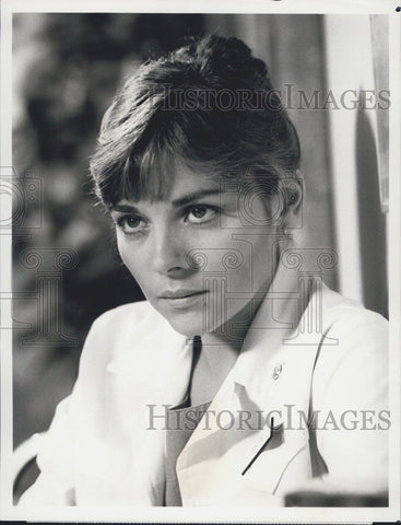 1982 Press Photo Kim Cattrall in "Trapper John, M.D." - Historic Images