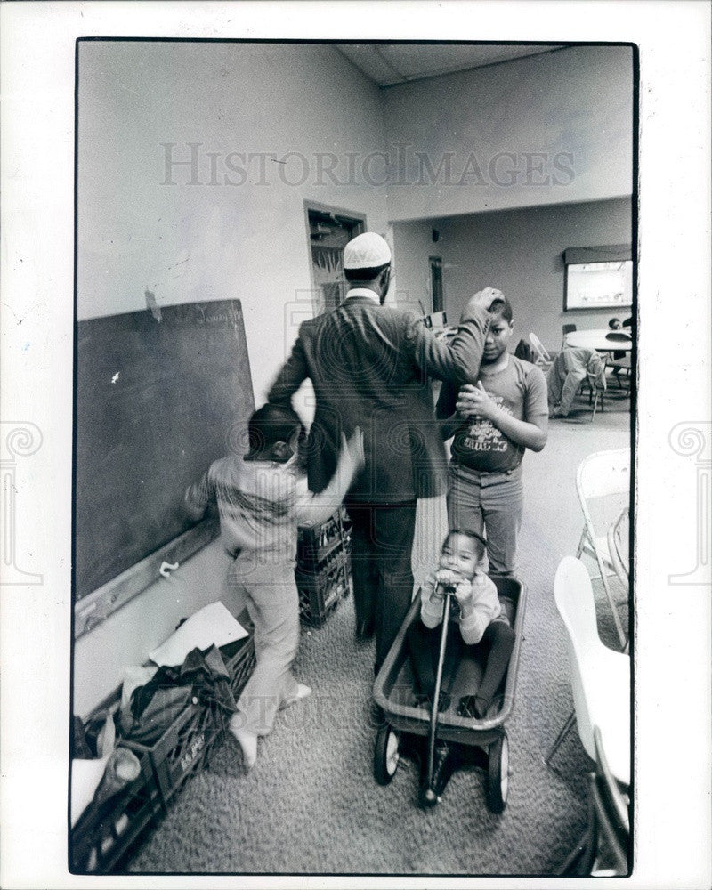1984 Detroit, Michigan Muslim Imam Talib Karim Press Photo