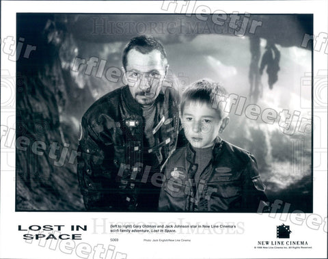 1998 Actors Gary Oldman & Jack Johnson in Film Lost In Space Press Photo adu39 - Historic Images