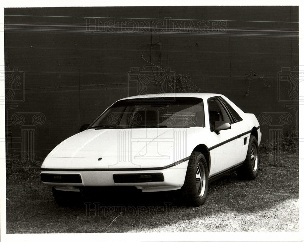 Press Photo Pontiac Fiero Interior Sports Car Gm