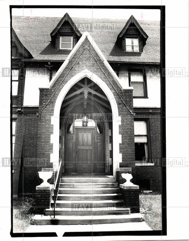 1988 Press Photo Arthur Bhul Detroit mansion church - Historic Images