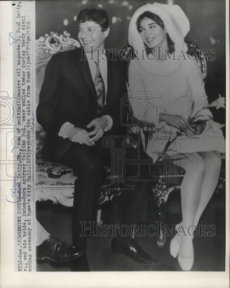 1966 Eugene Getty And Talitha Pol Wed At Rome S City Hall Historic Images