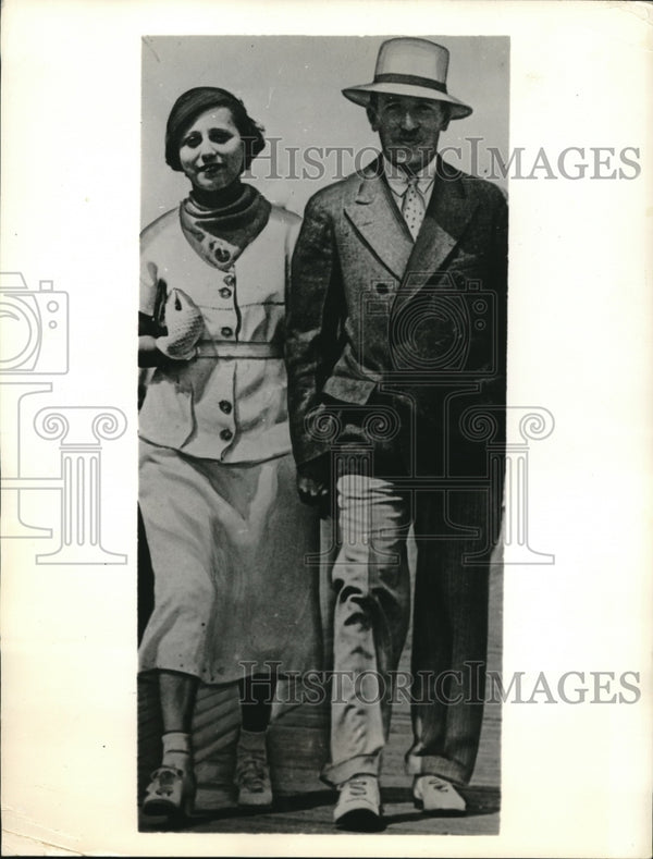 1934 Mr and Mrs Robert Josephson in New York for their daughter ...