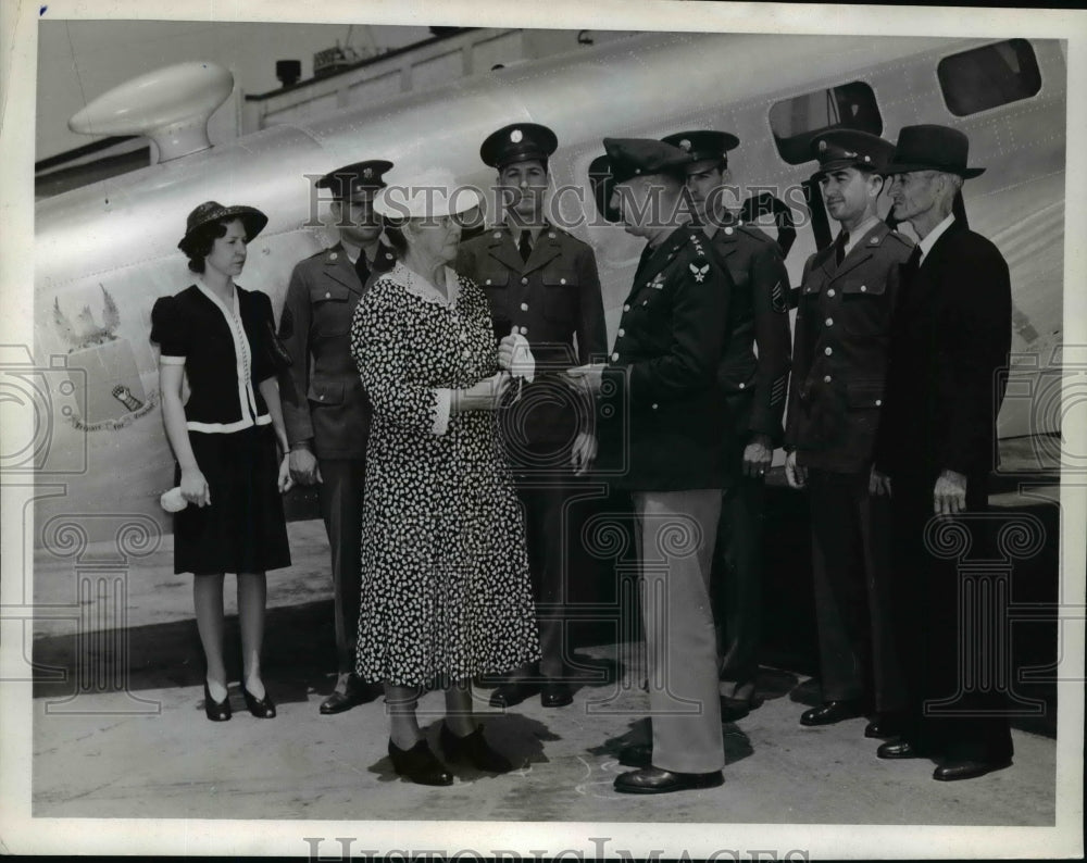 1942 Press Photo Alma Cooper, Sgt Marion Cooper, Sgt Alton Cooper, Tup