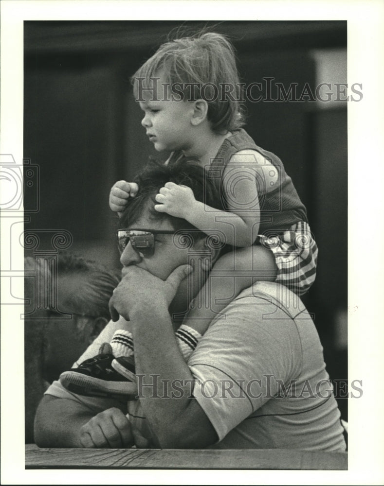 1971 Press Photo Football player John Brodie and children Kelly