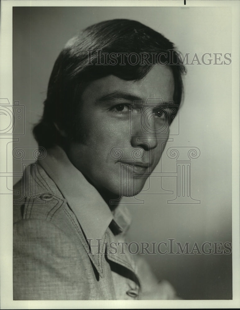 1981 NBC Reporter Lloyd Dobyns - Historic Images