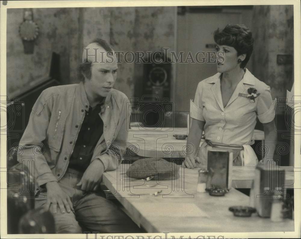 1984 Linda Lavin And Philip Mckeon In A Scene From Alice Historic Images