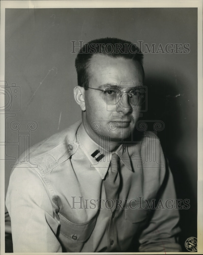 Press Photo Capt Hayden J Price Commissioned As1st Lt In Regular Army