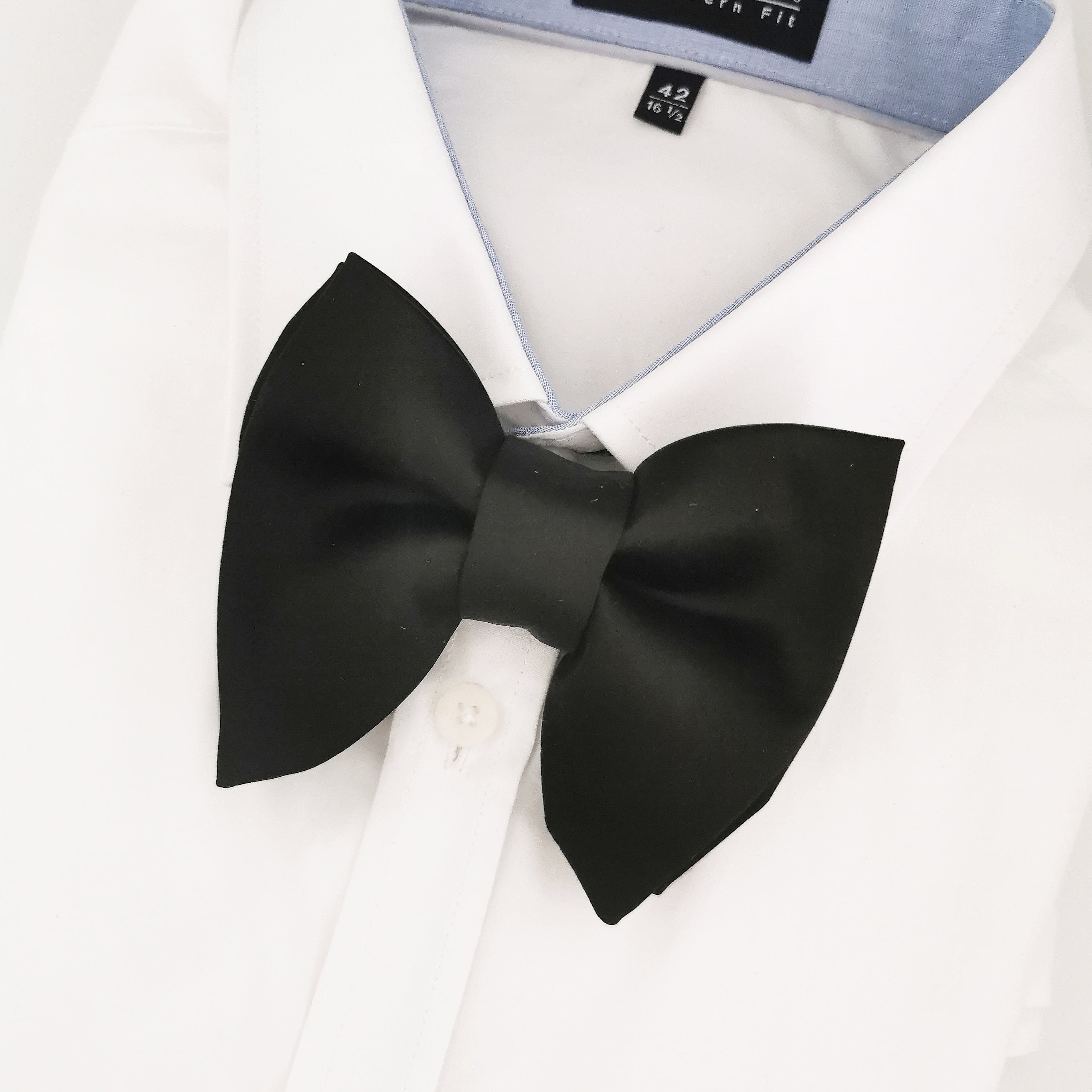 Black satin mens ovesized butterfly style tom ford bow tie