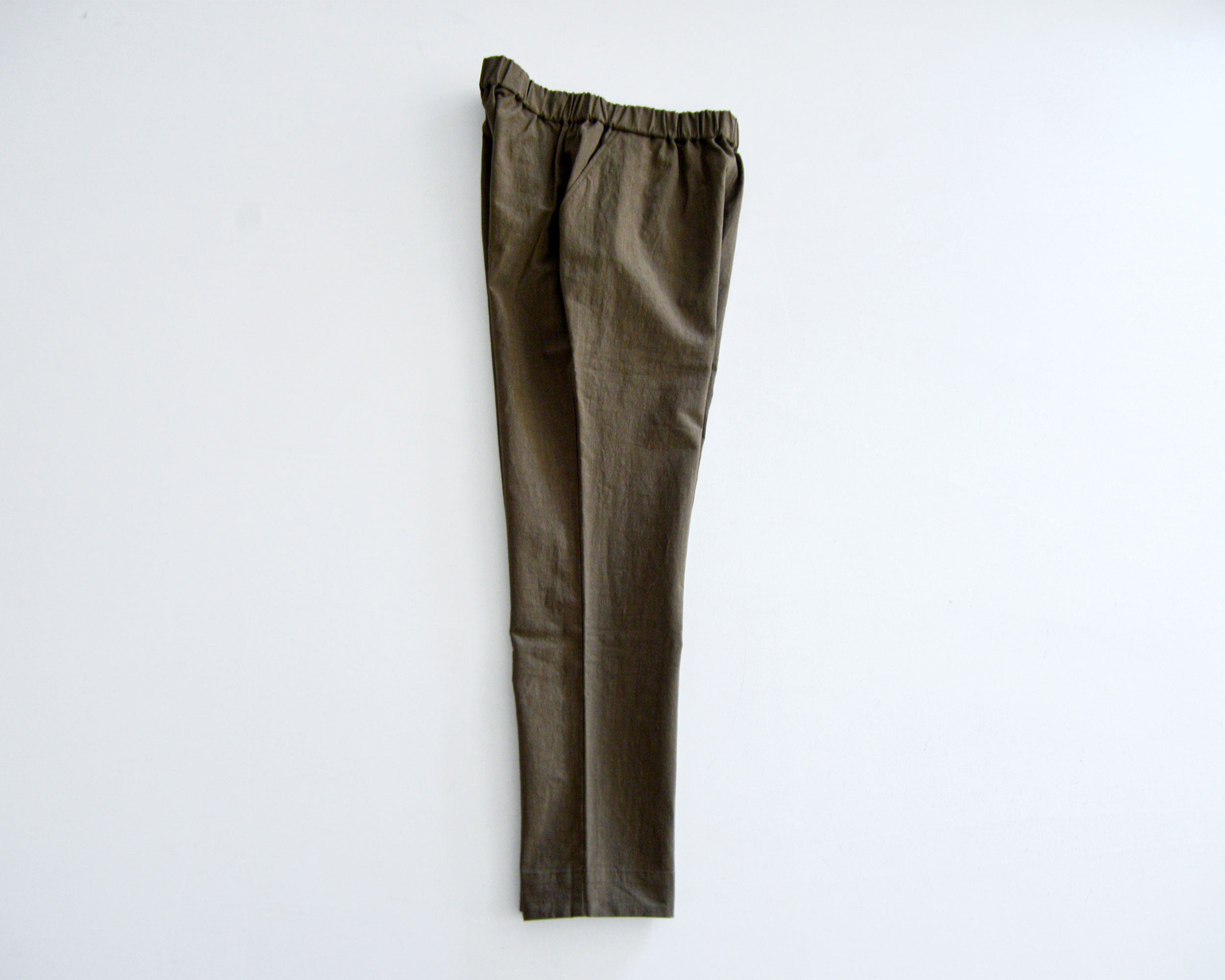 ARTS & SCIENCE／Simple easy tapered pants (Olive drab) – LABORATORIO