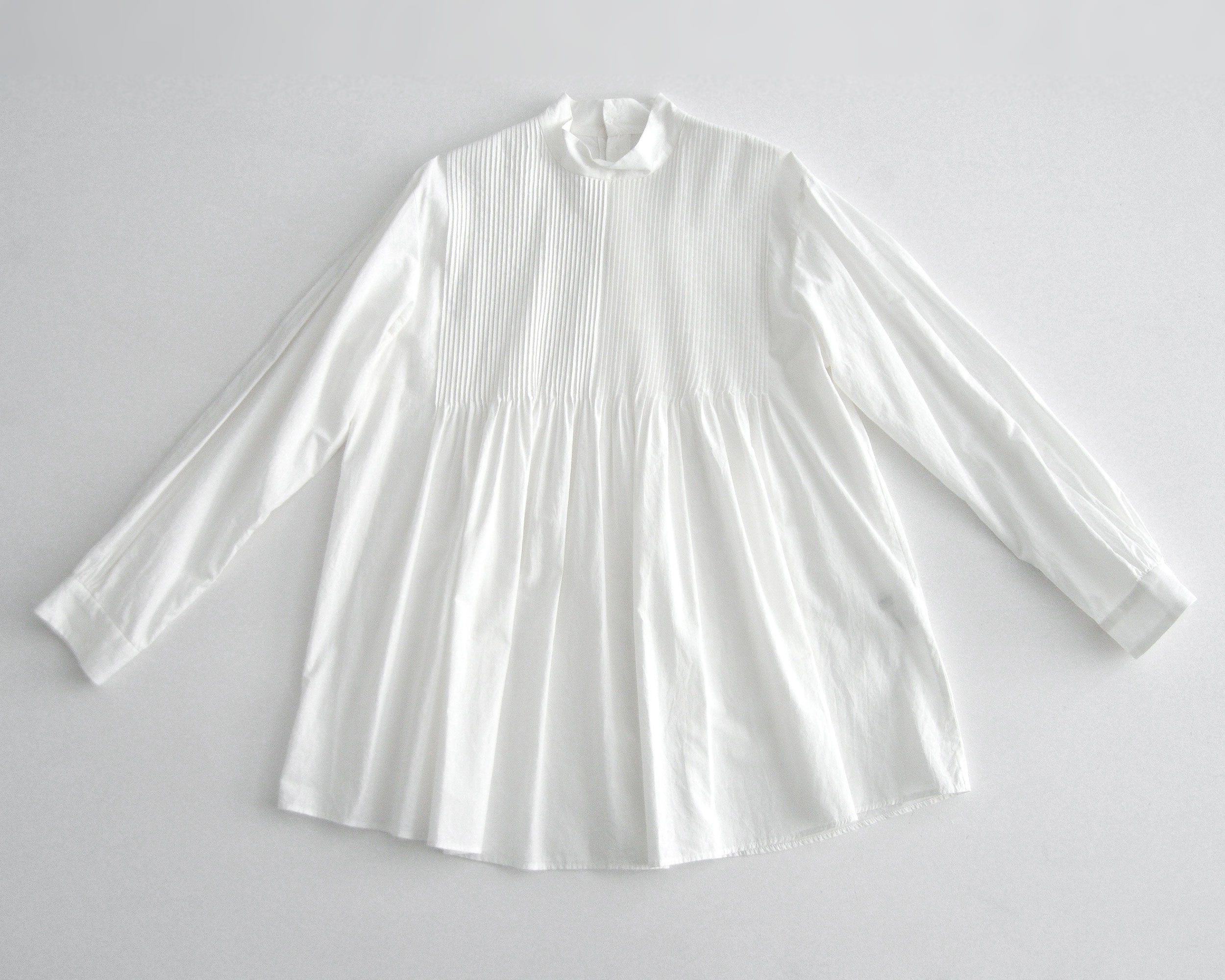 ARTS & SCIENCE／Pin tuck front blouse (Off white) – LABORATORIO