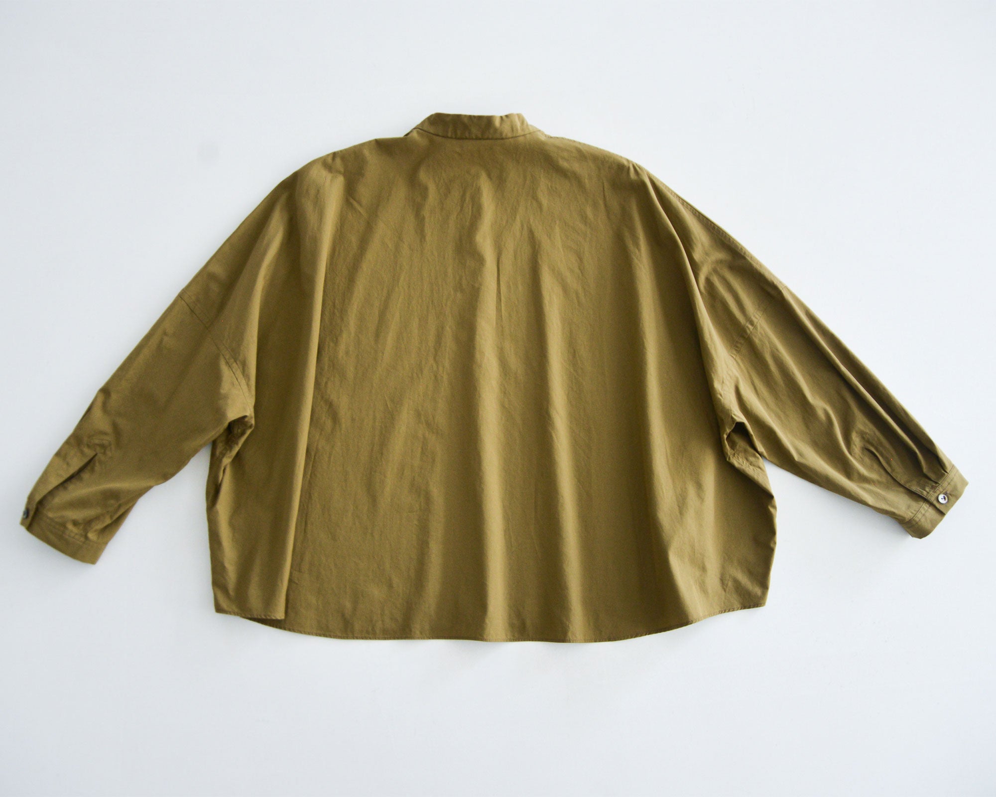 ARTS & SCIENCE／Slip-on bulky shirt (Hojicha khaki) – LABORATORIO