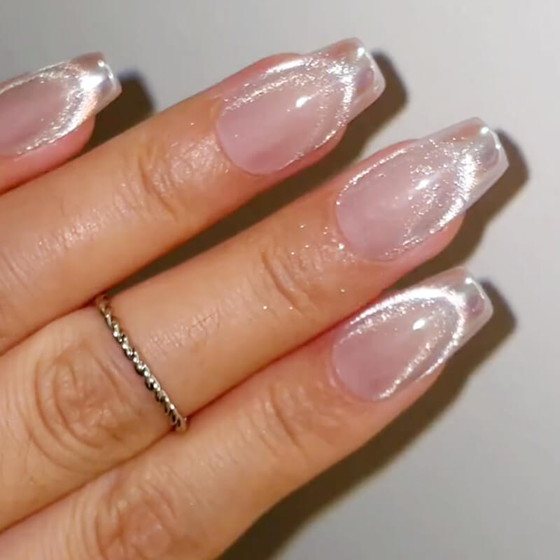 The Beauty Department: Your Daily Dose of Pretty. - HOLOGRAM + CHROME NAILS