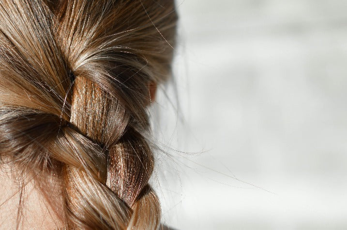 How To Do A Half Up Twist With A Gold Clip - an indigo day