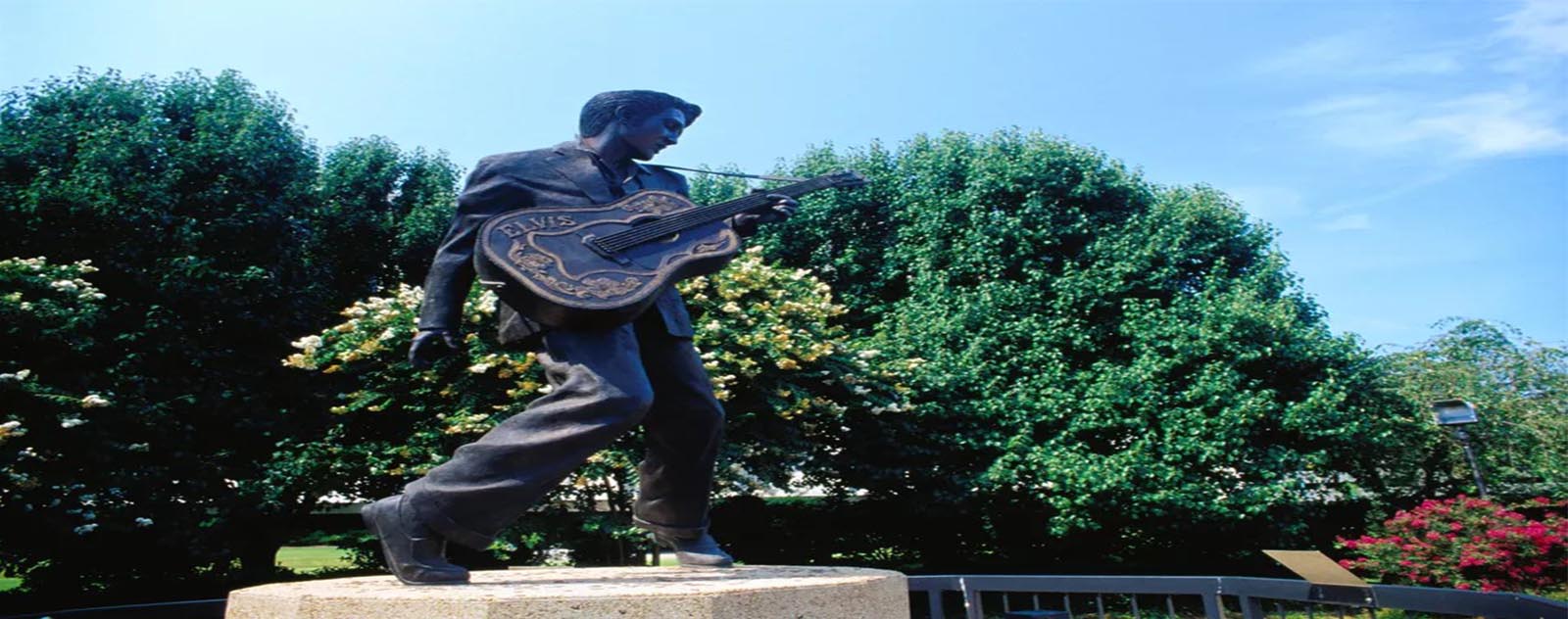 elvis presley statue