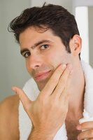 Men skin care for unclogging pores treating acne
