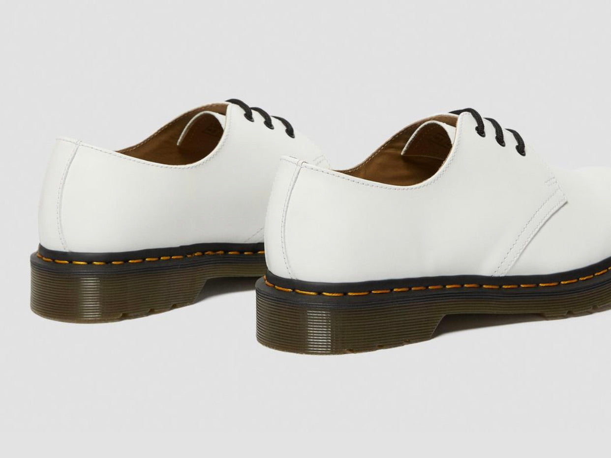 dr martens 1461 white smooth