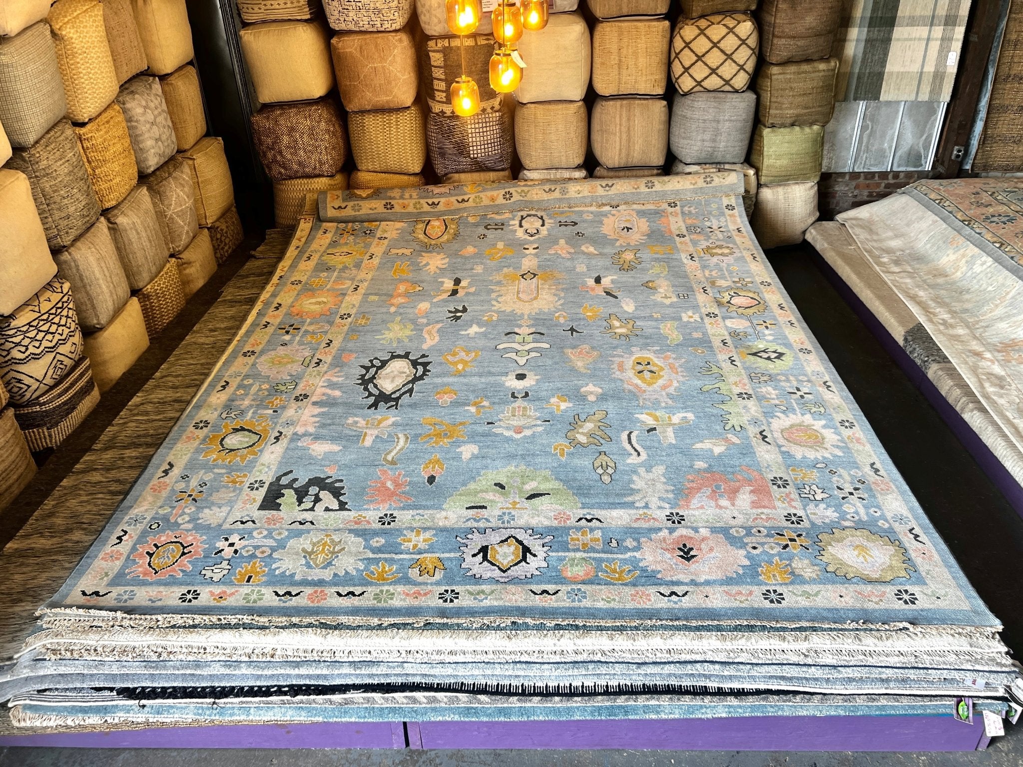 https://cdn.shopify.com/s/files/1/0257/9169/2836/products/hastings-10x14-blue-hand-knotted-oushak-rug-109405.jpg?v=1699806767